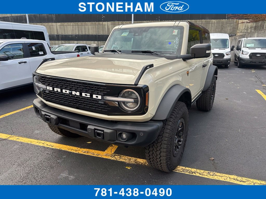 Used 2025 Ford Bronco Badlands AWD/4WD image 1