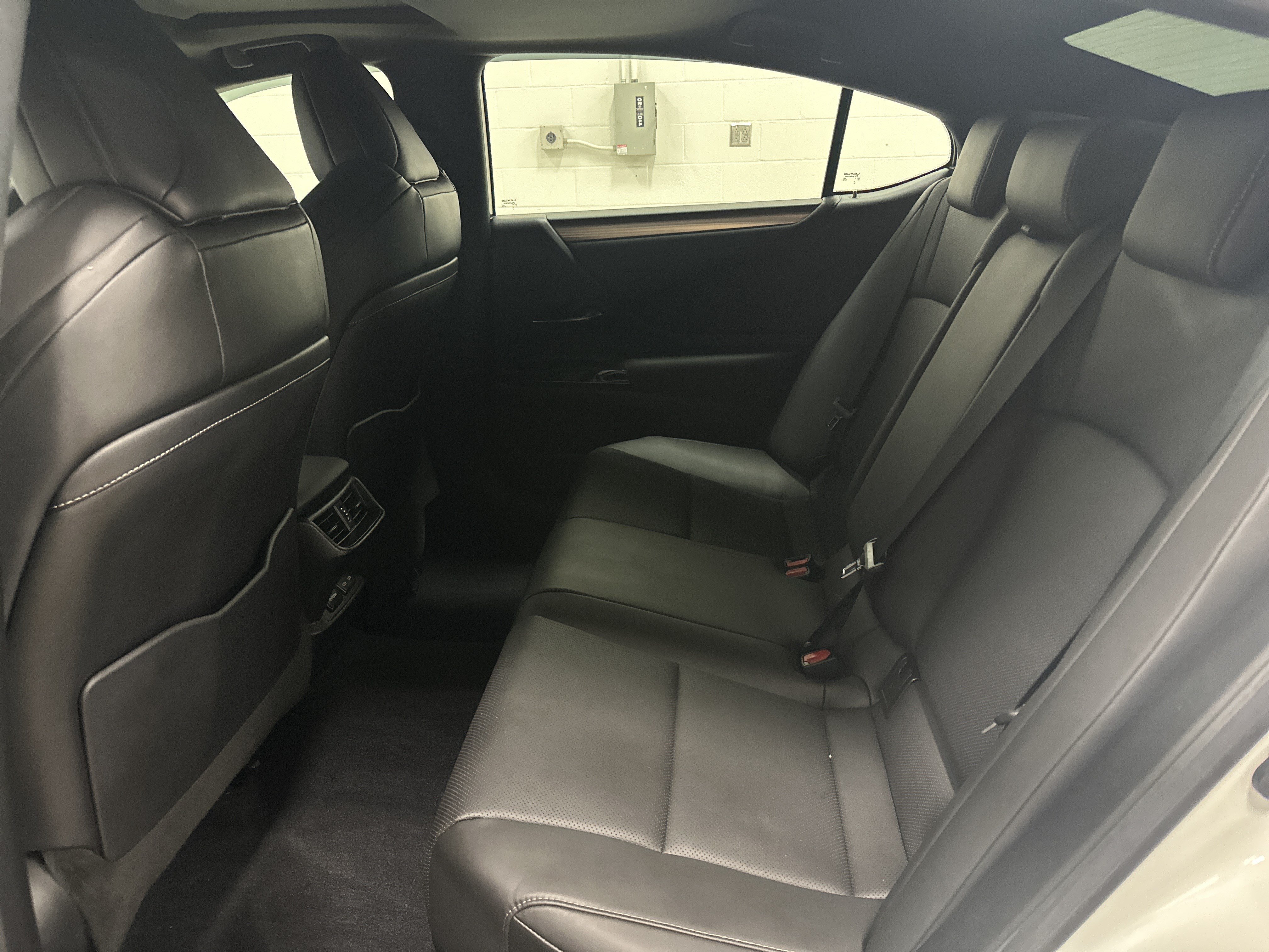 Certified 2022 Lexus ES 350 F Sport w/ Accessory Package FWD image 31
