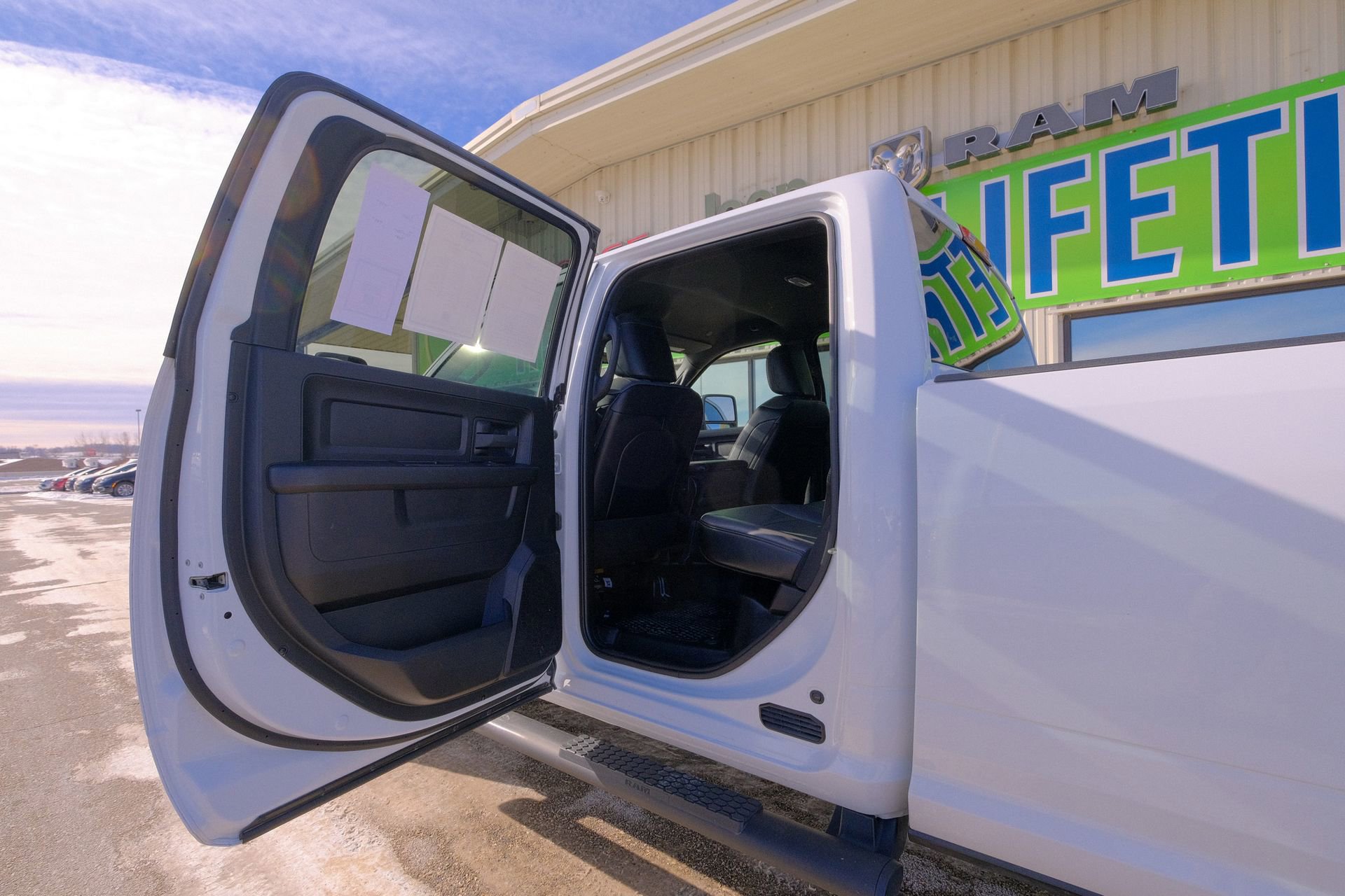 Used 2024 RAM 2500 Tradesman w/ Chrome Appearance Group image 26