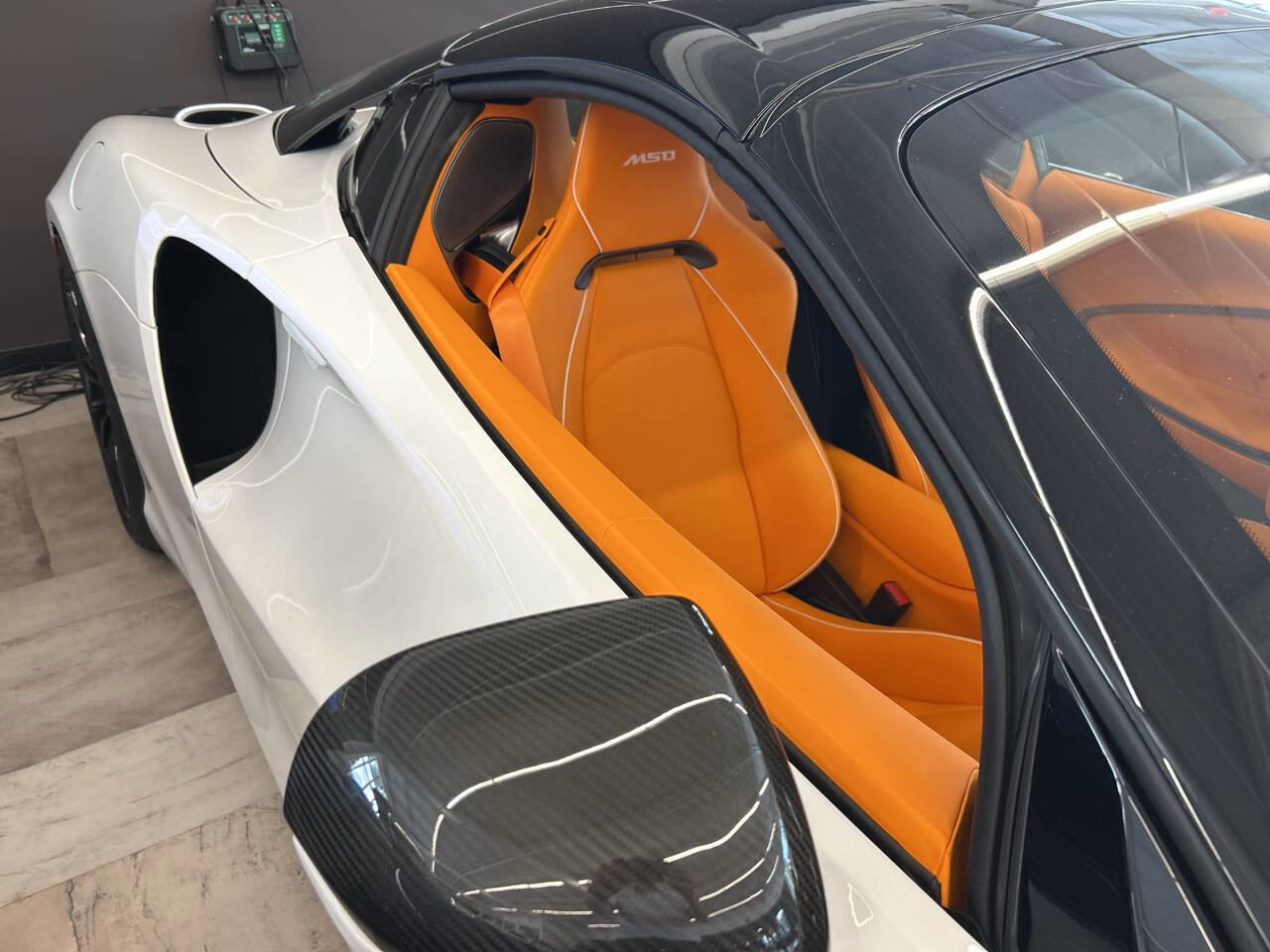 Used 2025 McLaren Artura Spider image 10