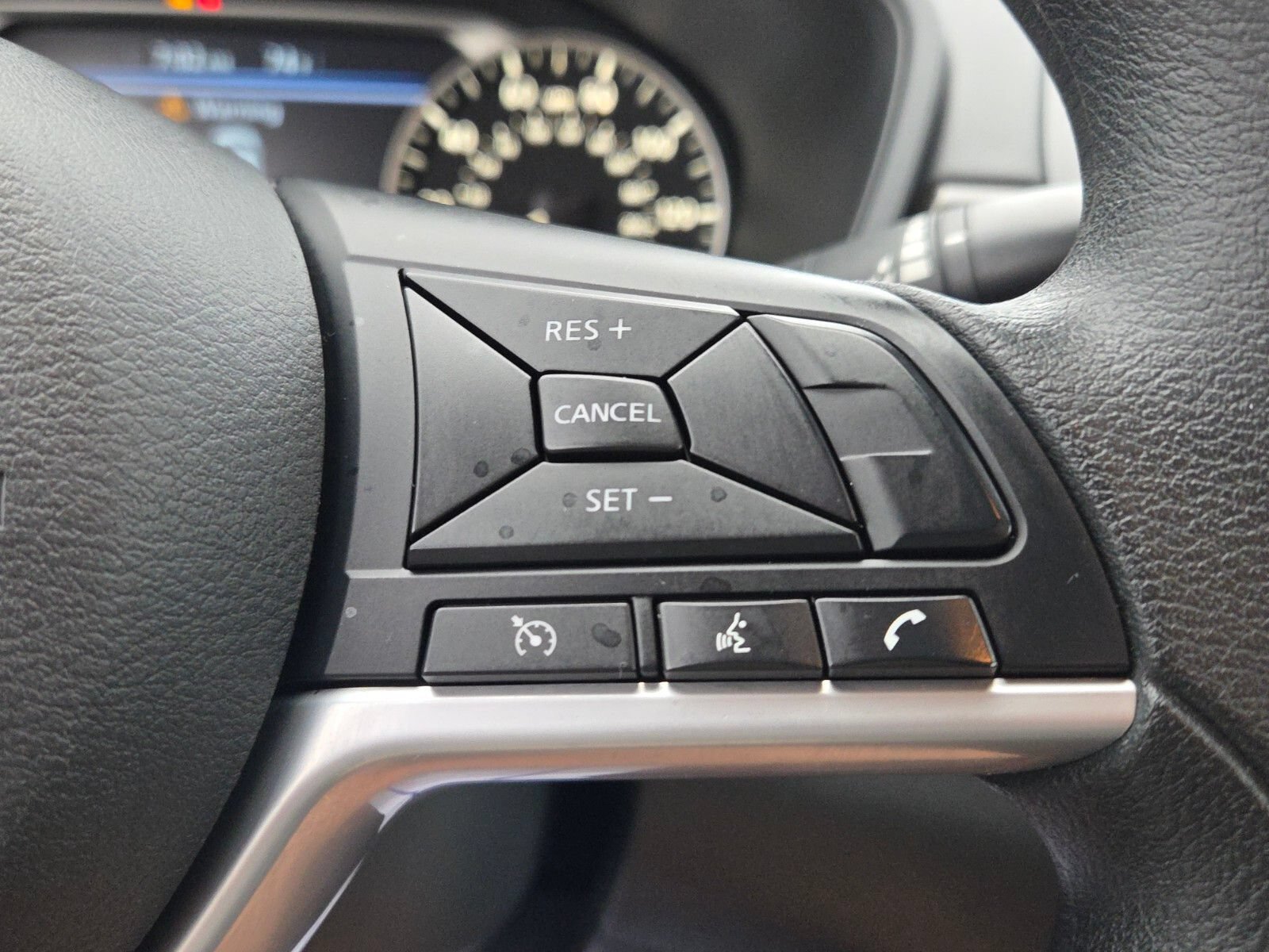 Used 2025 Nissan Altima 2.5 SV FWD image 25
