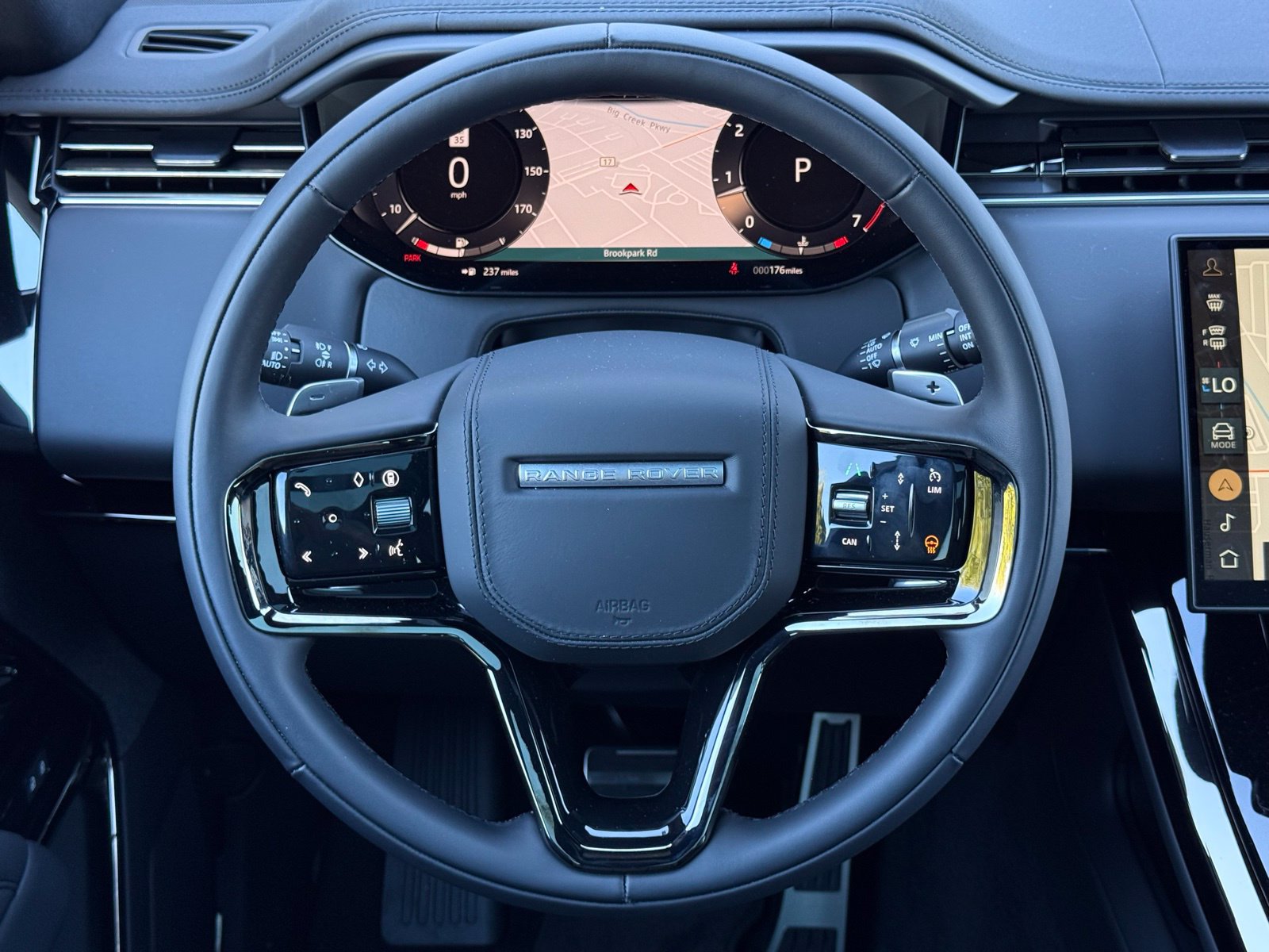 New 2025 Land Rover Range Rover Sport Dynamic SE AWD/4WD image 28