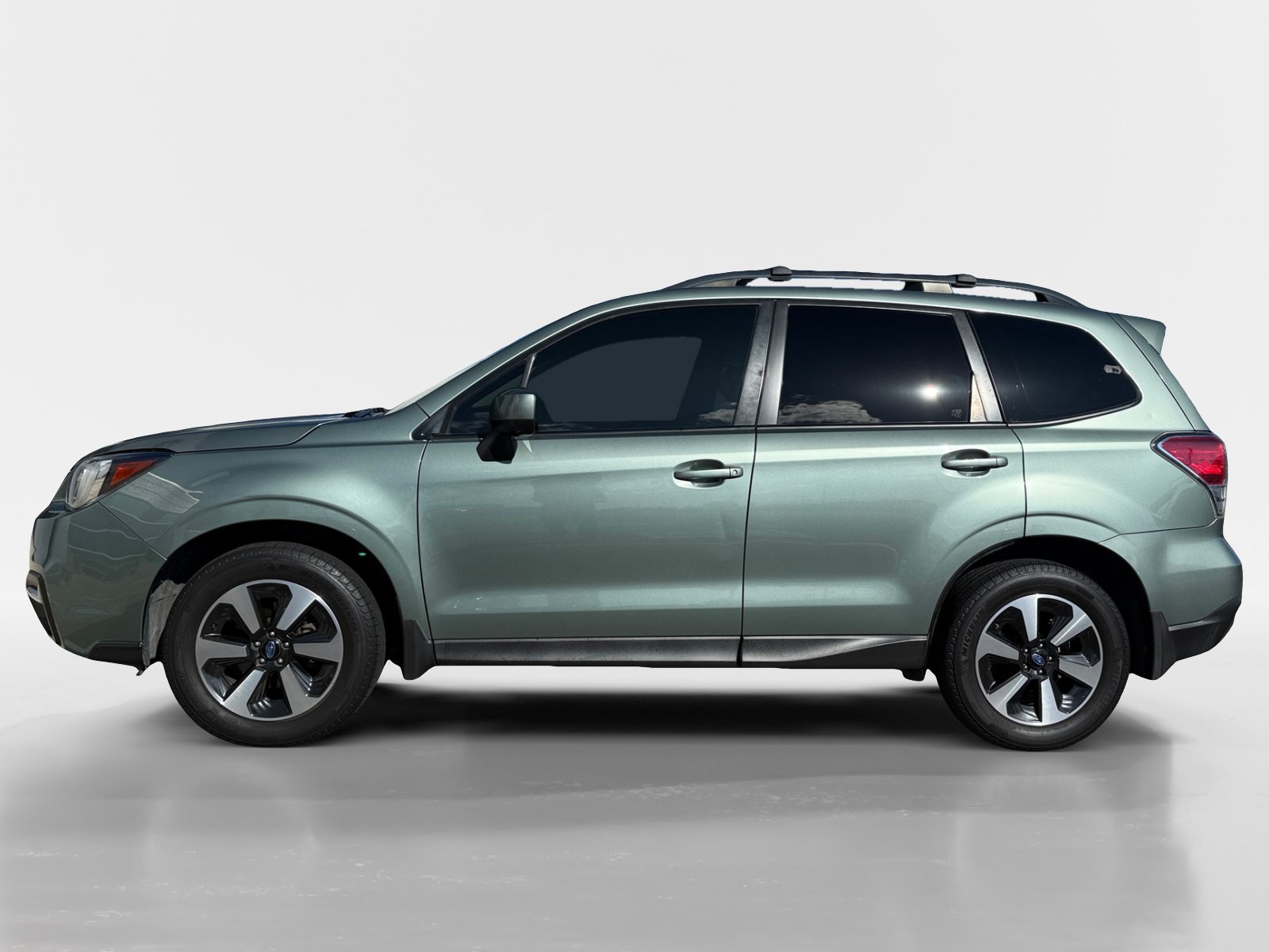 Used 2017 Subaru Forester 2.5i Premium w/ Protection Package #1 AWD/4WD image 2