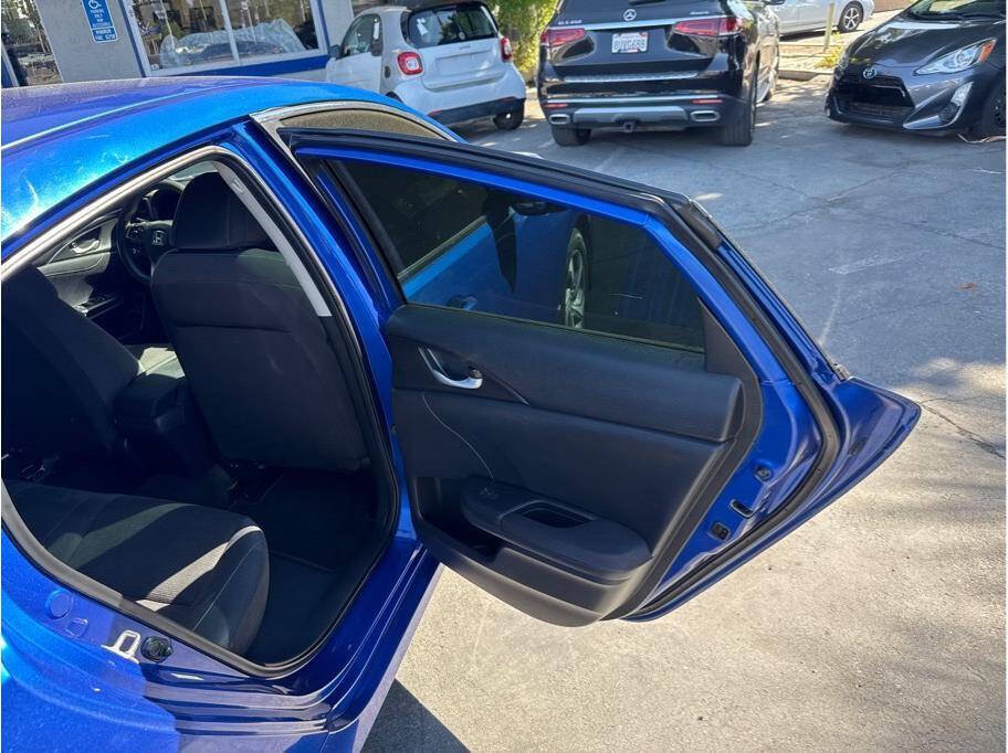 Used 2019 Honda Insight EX image 6
