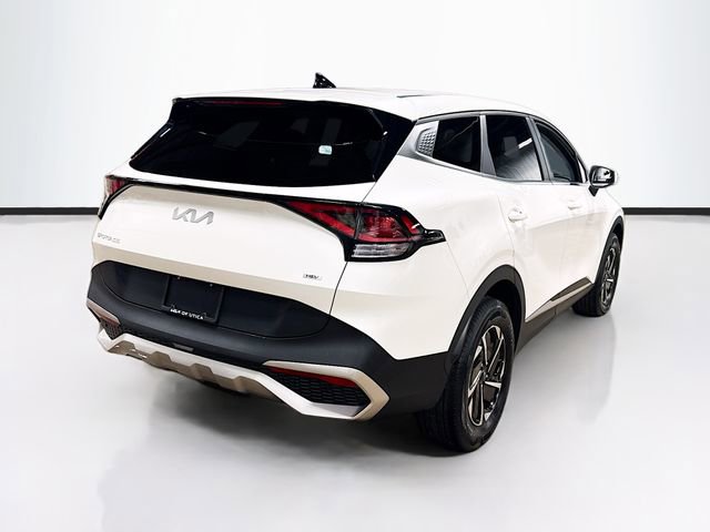 Used 2023 Kia Sportage LX image 7