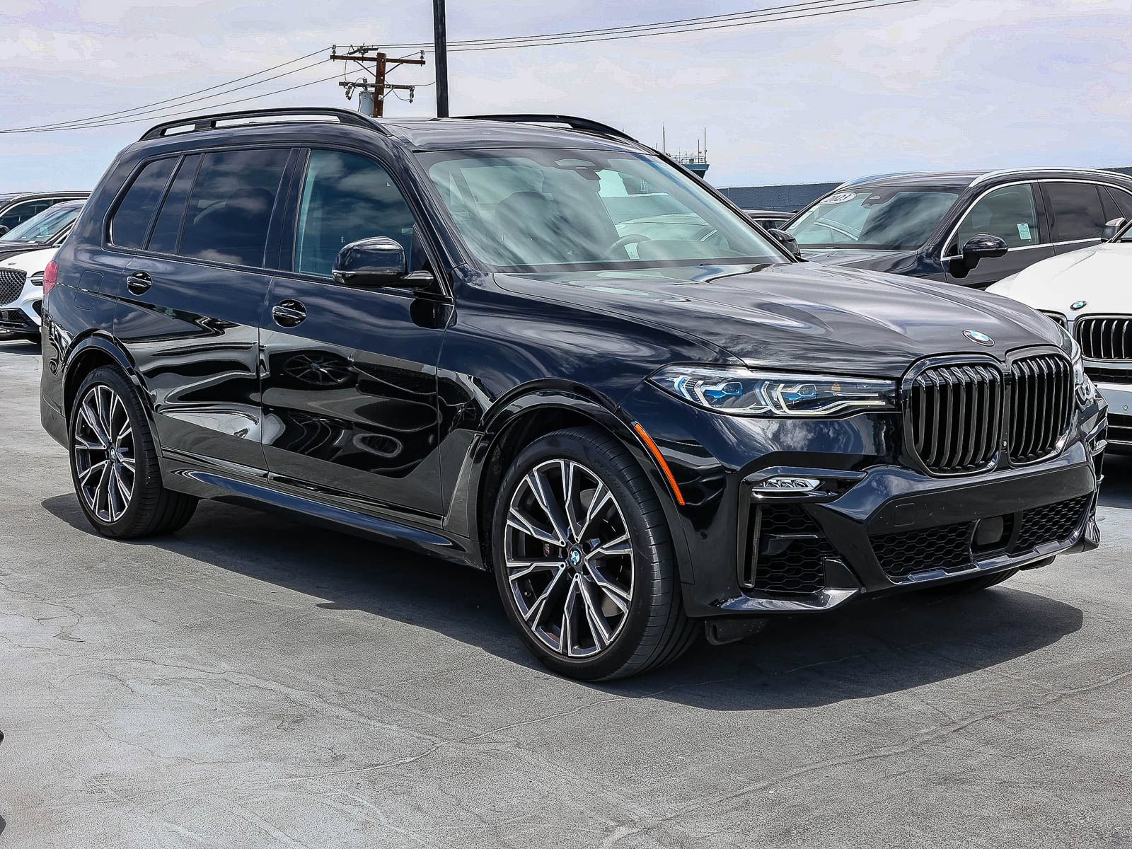 Used 2021 BMW X7 M50i AWD/4WD image 3