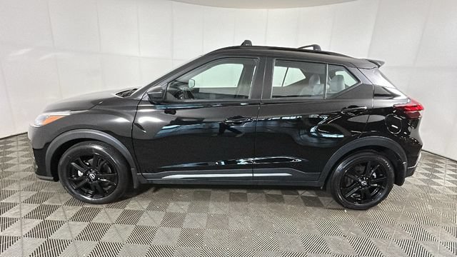 Used 2024 Nissan Kicks SR w/ SR Premium Package FWD image 5
