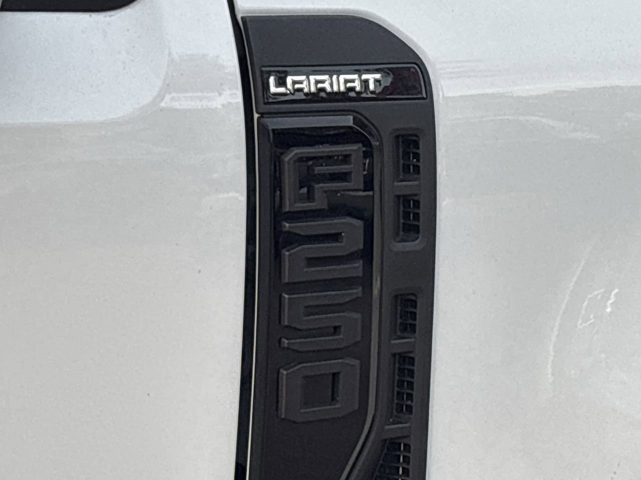 Used 2024 Ford F250 Lariat w/ Lariat Ultimate Package image 9