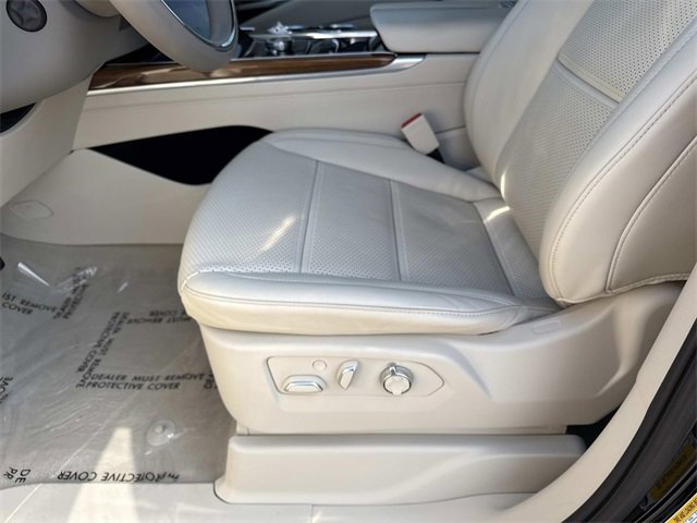 Used 2025 Cadillac Escalade Sport Platinum w/ LPO, ONYX Package image 11