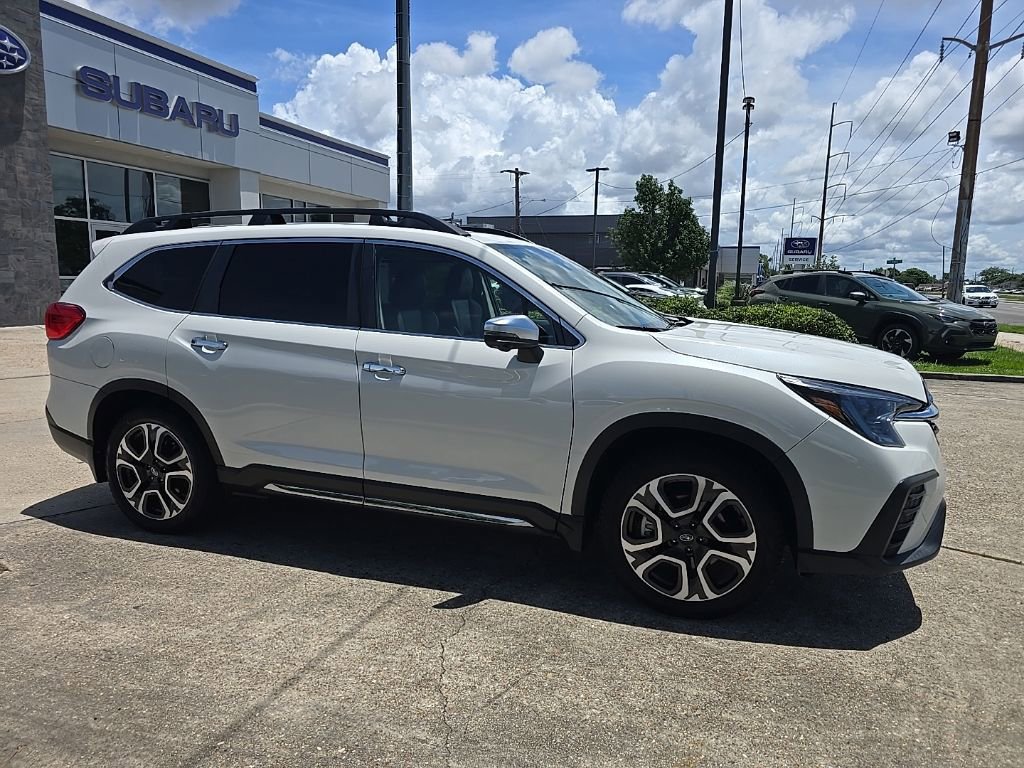 Used 2023 Subaru Ascent Touring AWD/4WD image 7