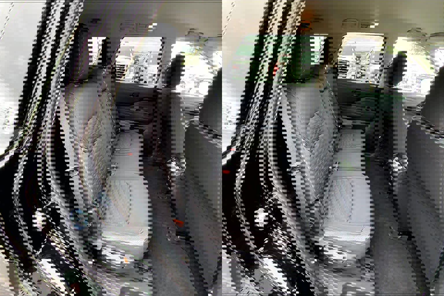 Used 2025 Nissan Pathfinder SV image 19