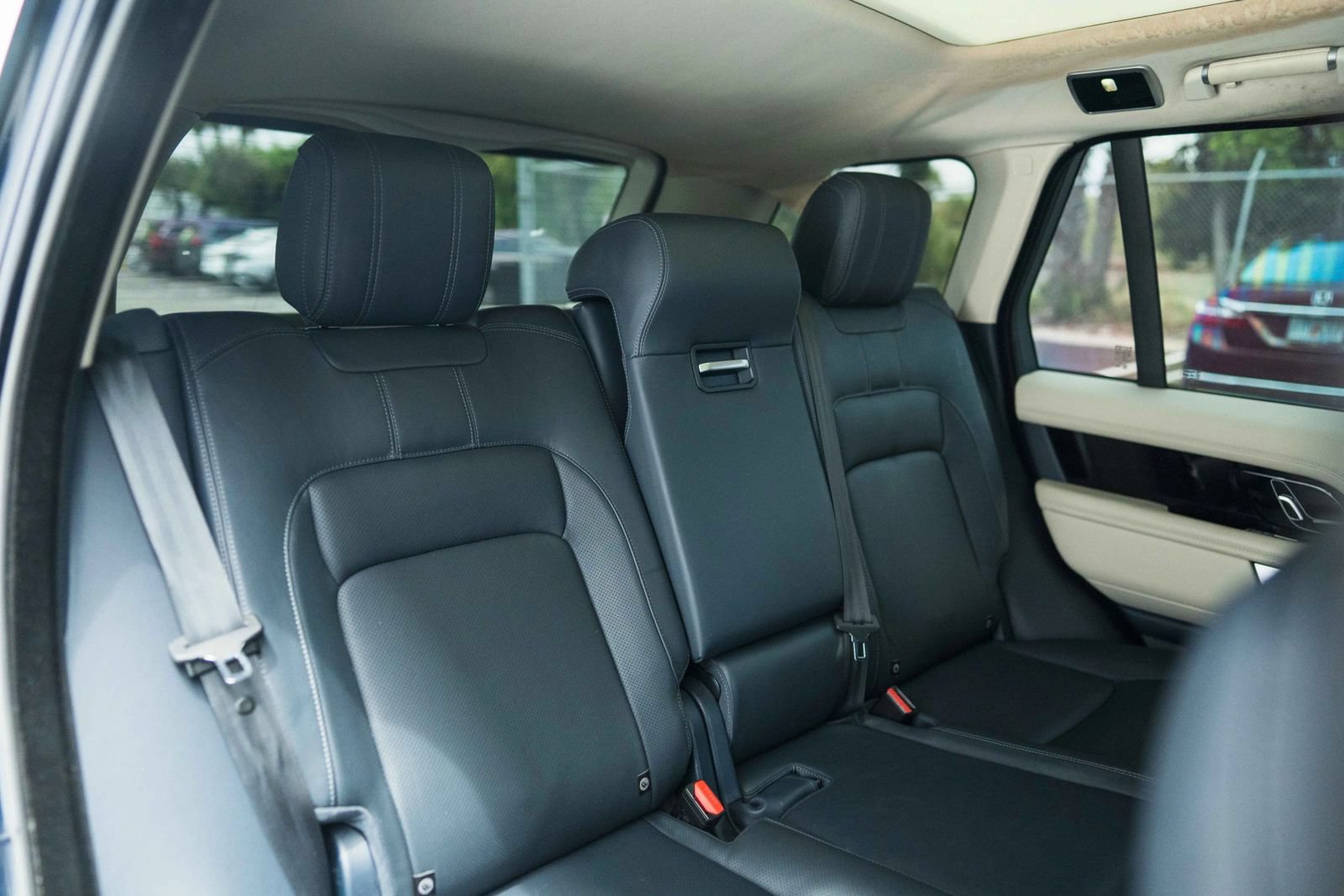Used 2018 Land Rover Range Rover Supercharged AWD/4WD image 28