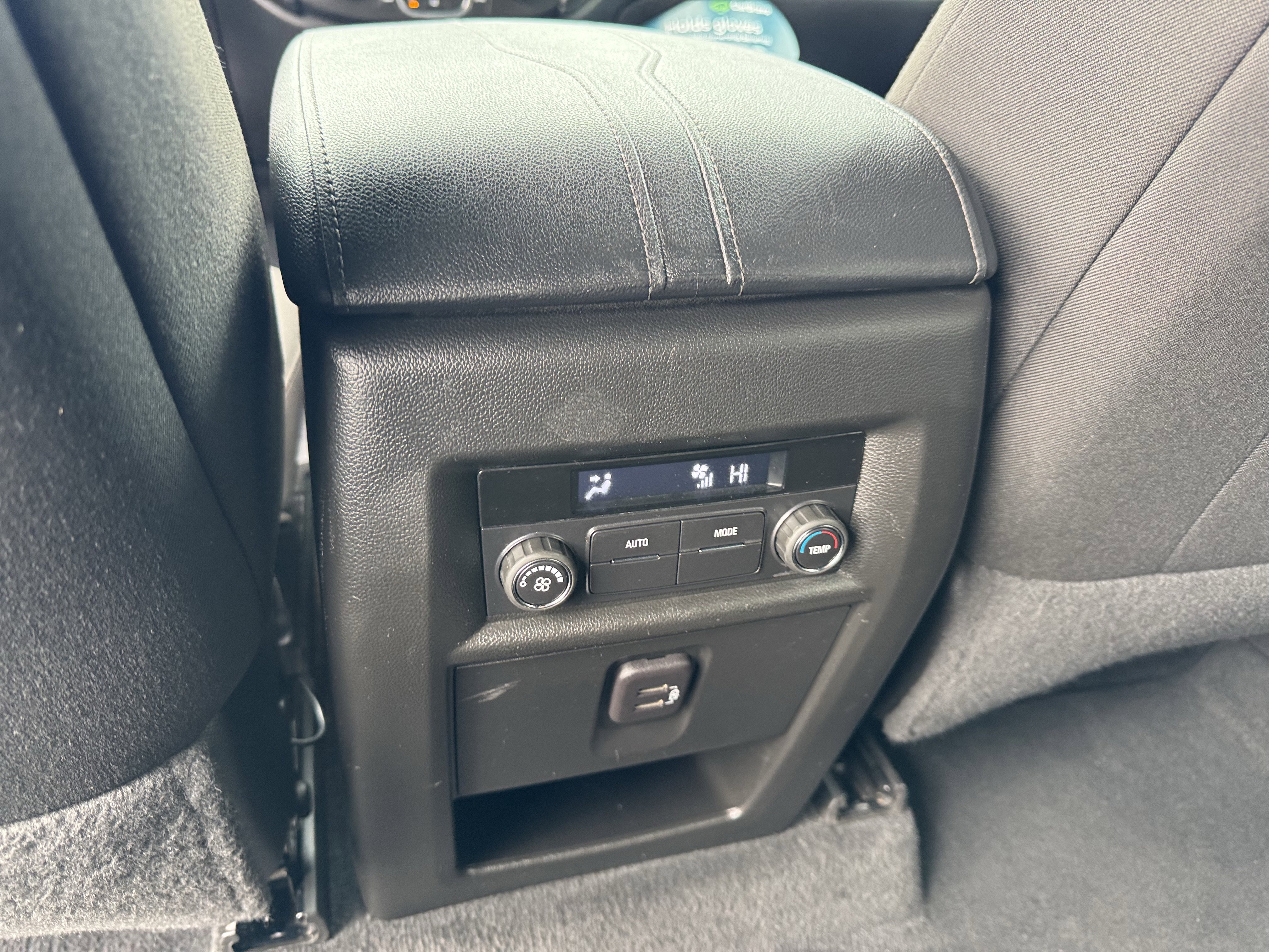 Used 2023 Chevrolet Traverse LT FWD image 16