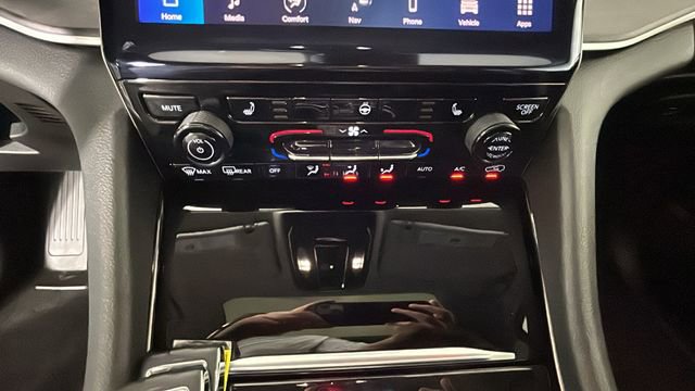 Used 2023 Jeep Grand Cherokee 4WD 4xe image 23