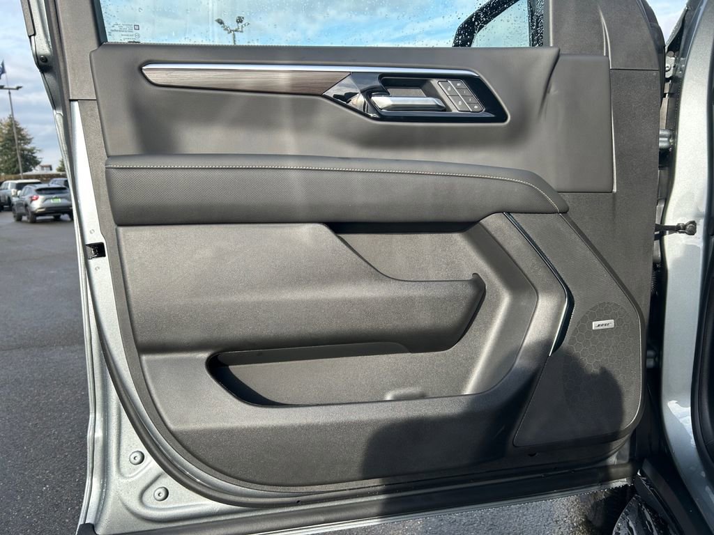 New 2026 Chevrolet Suburban Premier image 22