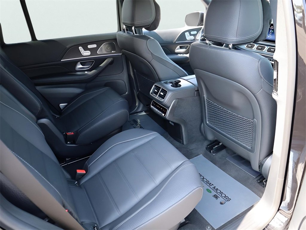 New 2026 Mercedes-Benz GLS 580 4MATIC image 13
