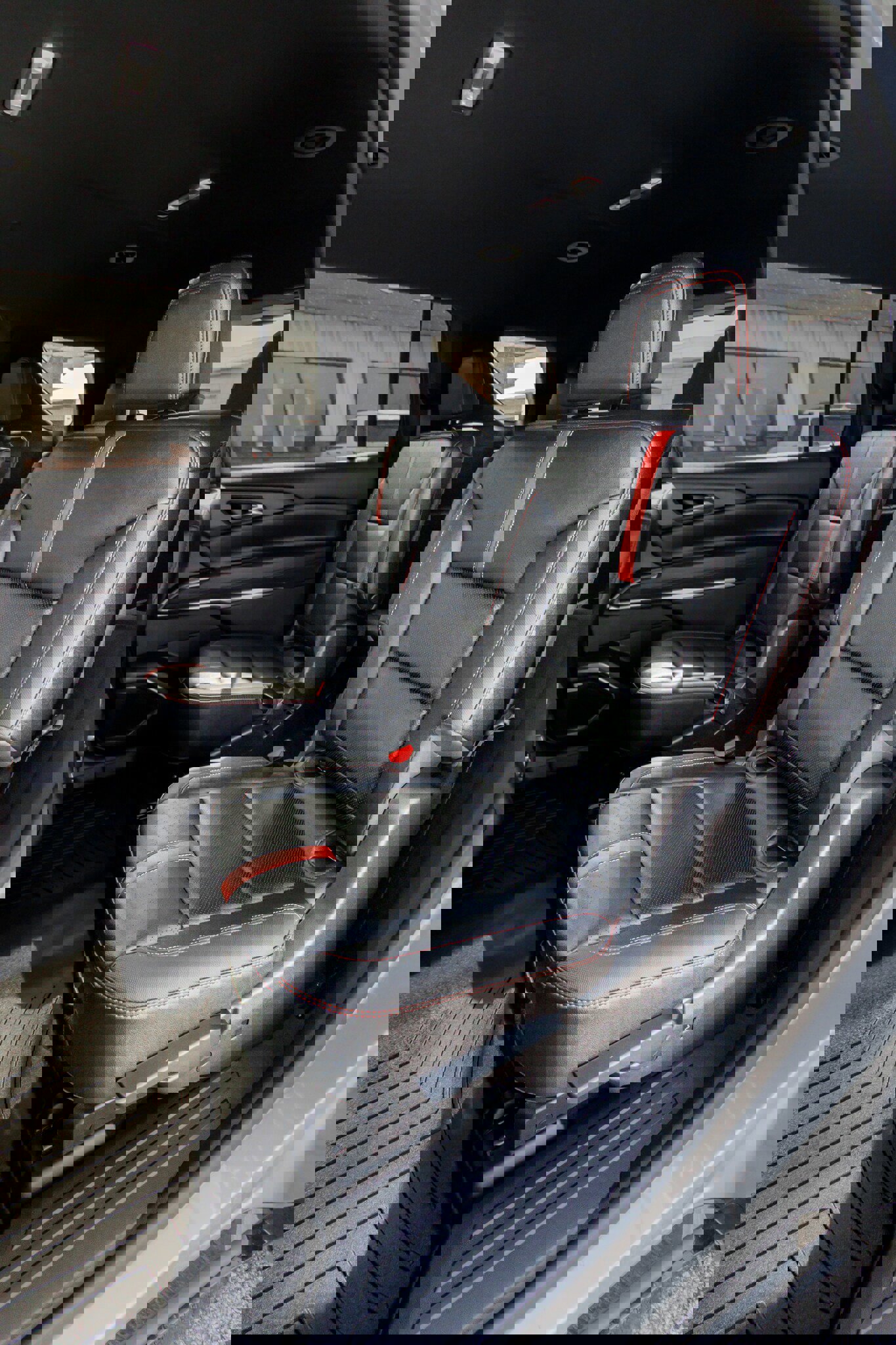 Used 2025 Chevrolet Traverse RS AWD/4WD image 9