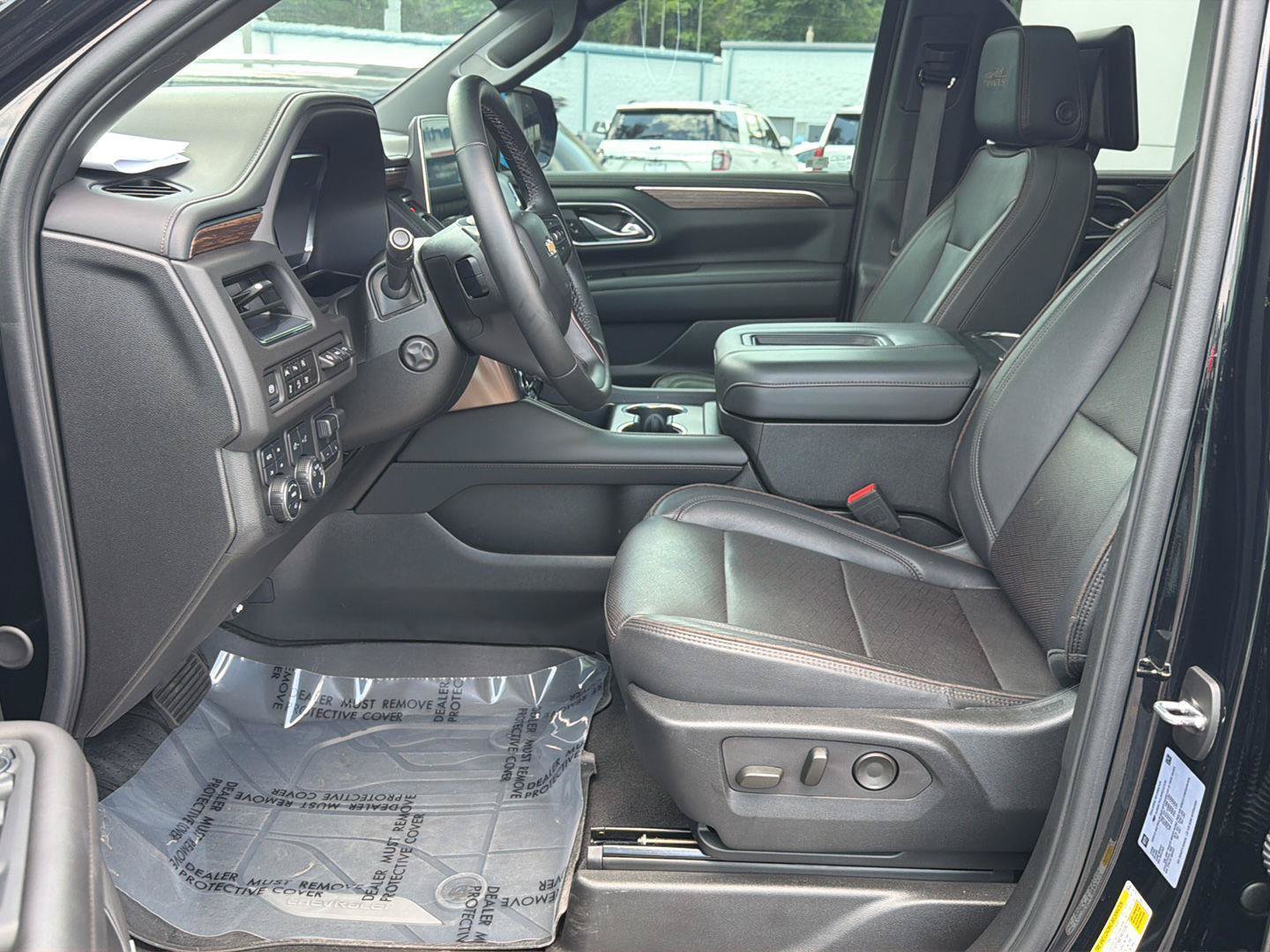Used 2024 Chevrolet Tahoe High Country AWD/4WD image 10