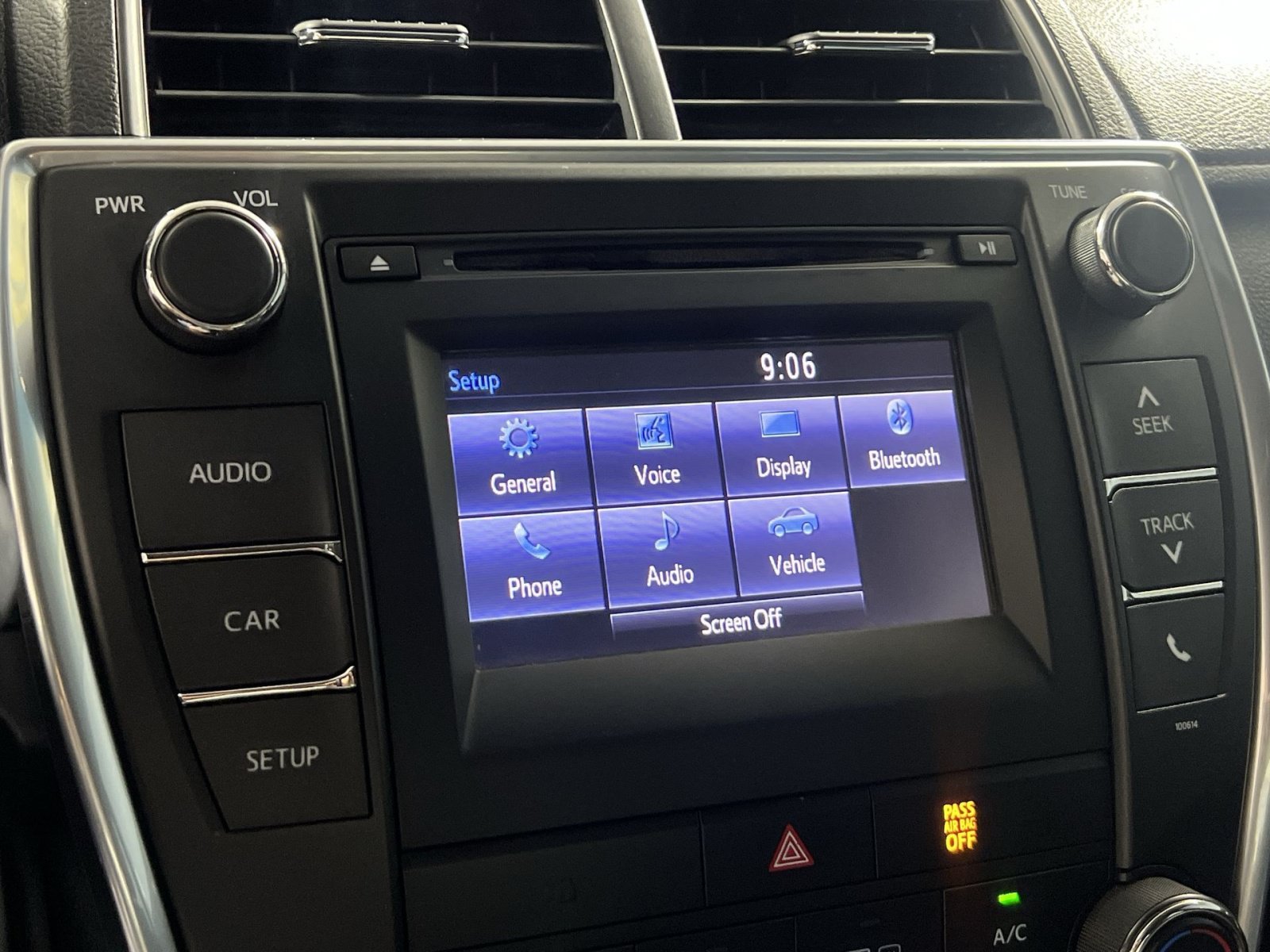 Used 2016 Toyota Camry SE FWD image 17
