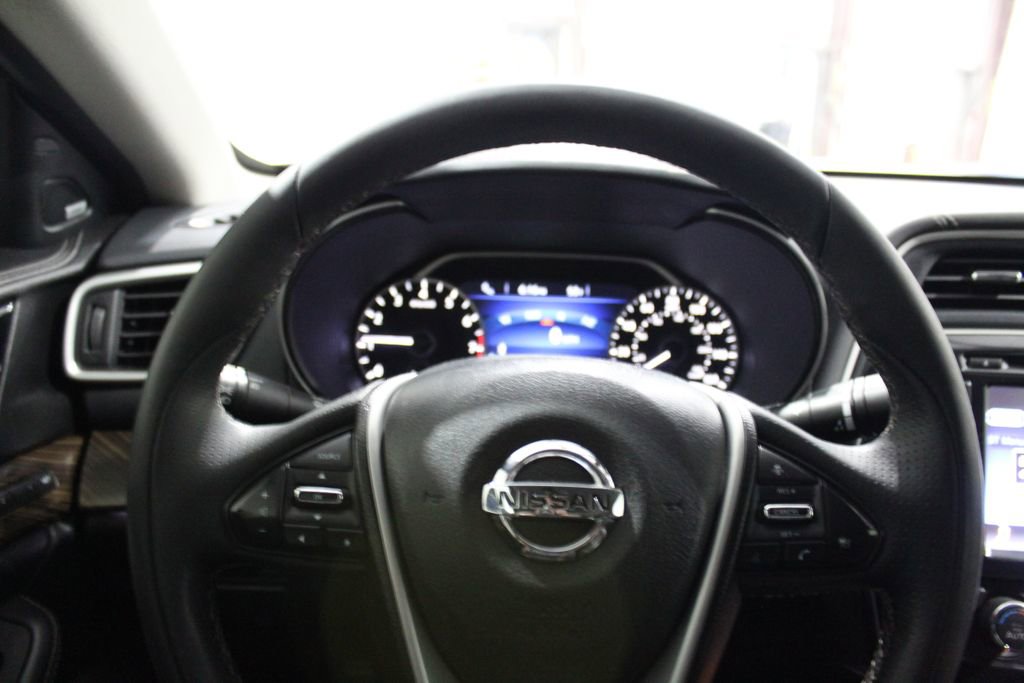 Used 2018 Nissan Maxima Platinum image 12