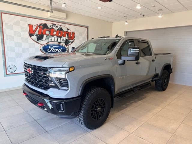 Used 2025 Chevrolet Silverado 2500 ZR2 w/ Technology Package image 1