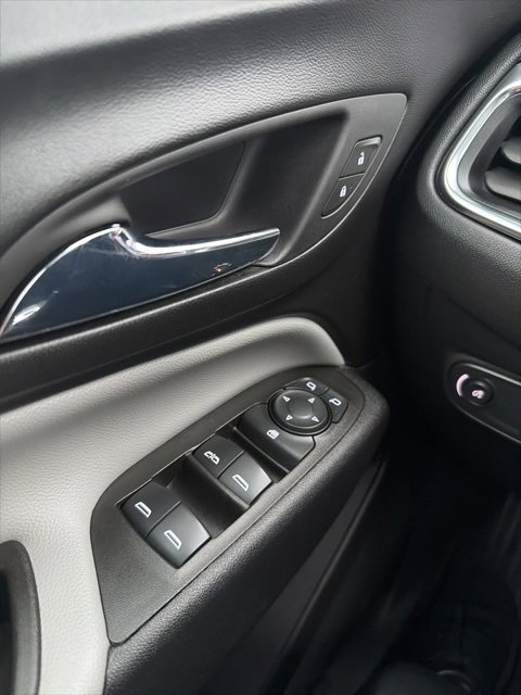 Used 2024 Chevrolet Equinox LS w/ LS Convenience Package image 17