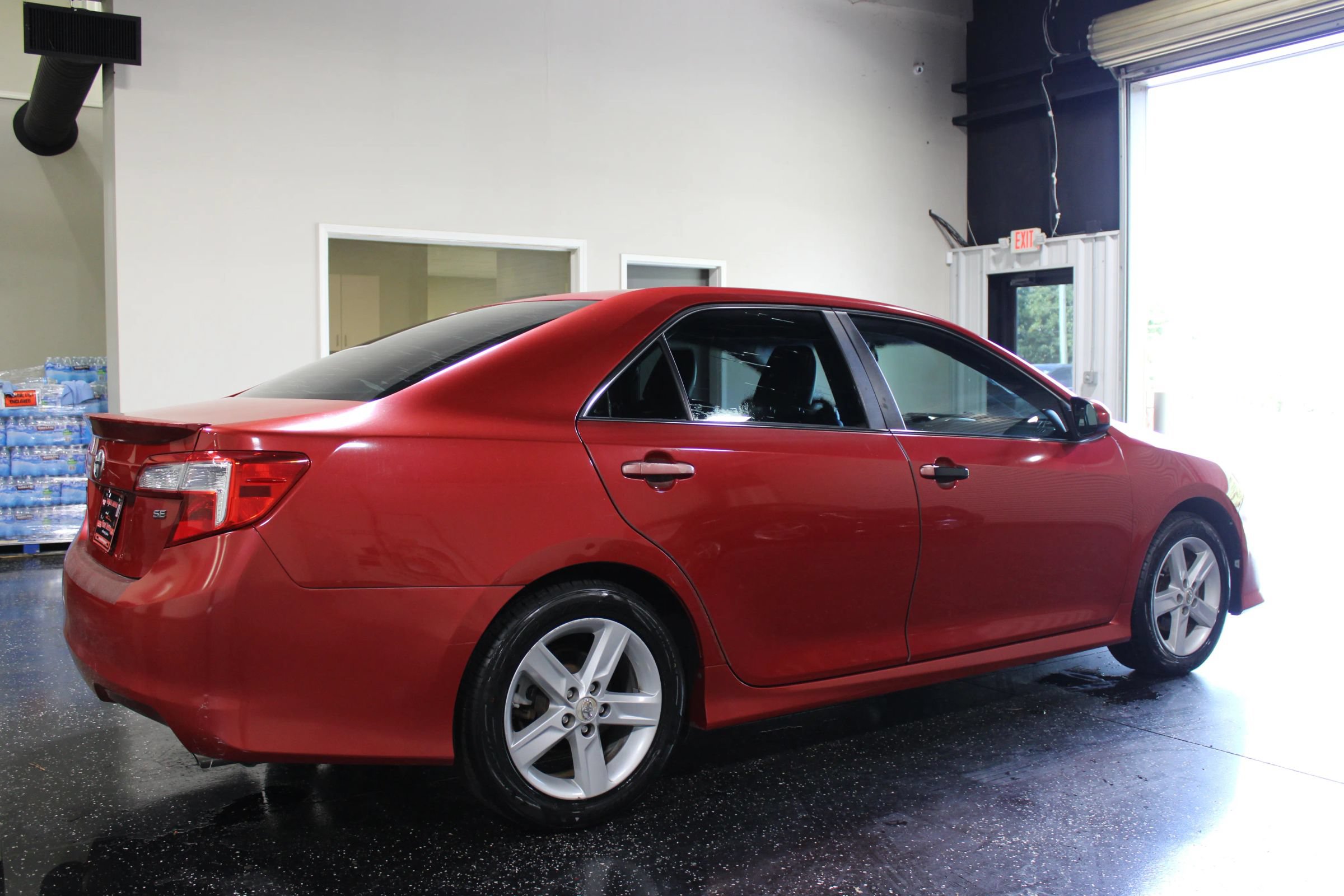 Used 2012 Toyota Camry SE FWD image 3