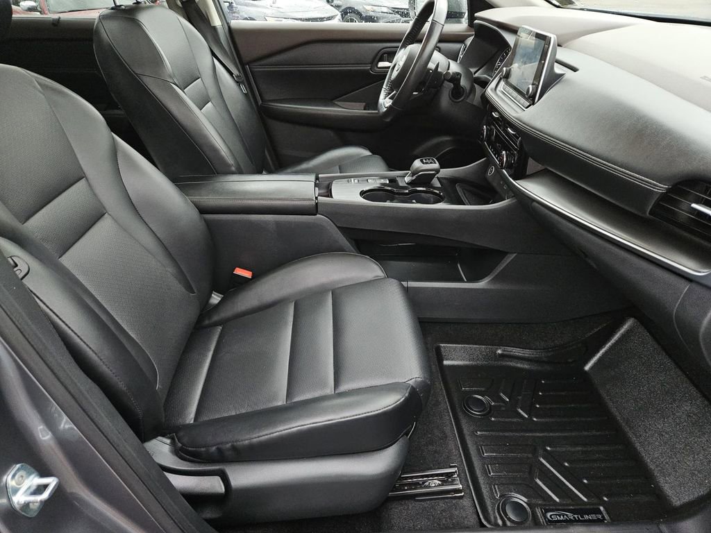 Used 2023 Nissan Rogue SV w/ SV Premium Package image 29