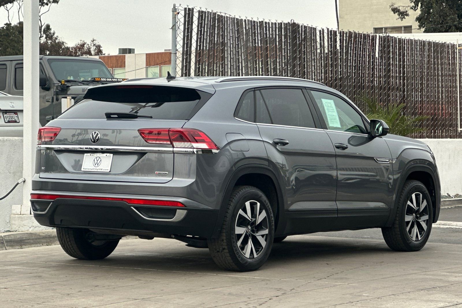 Certified 2022 Volkswagen Atlas Cross Sport SE image 5