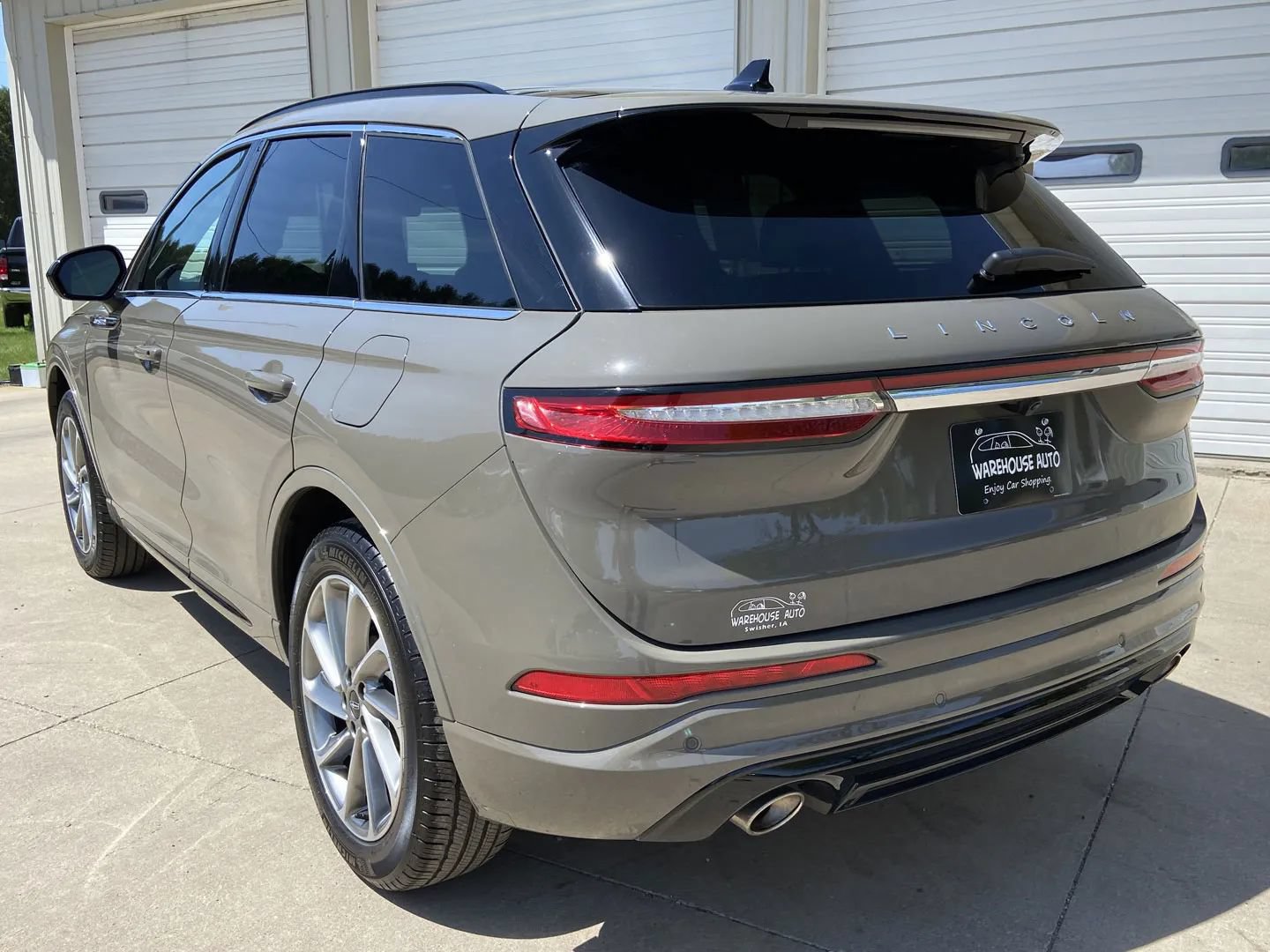 Used 2025 Lincoln Corsair Grand Touring AWD/4WD image 5