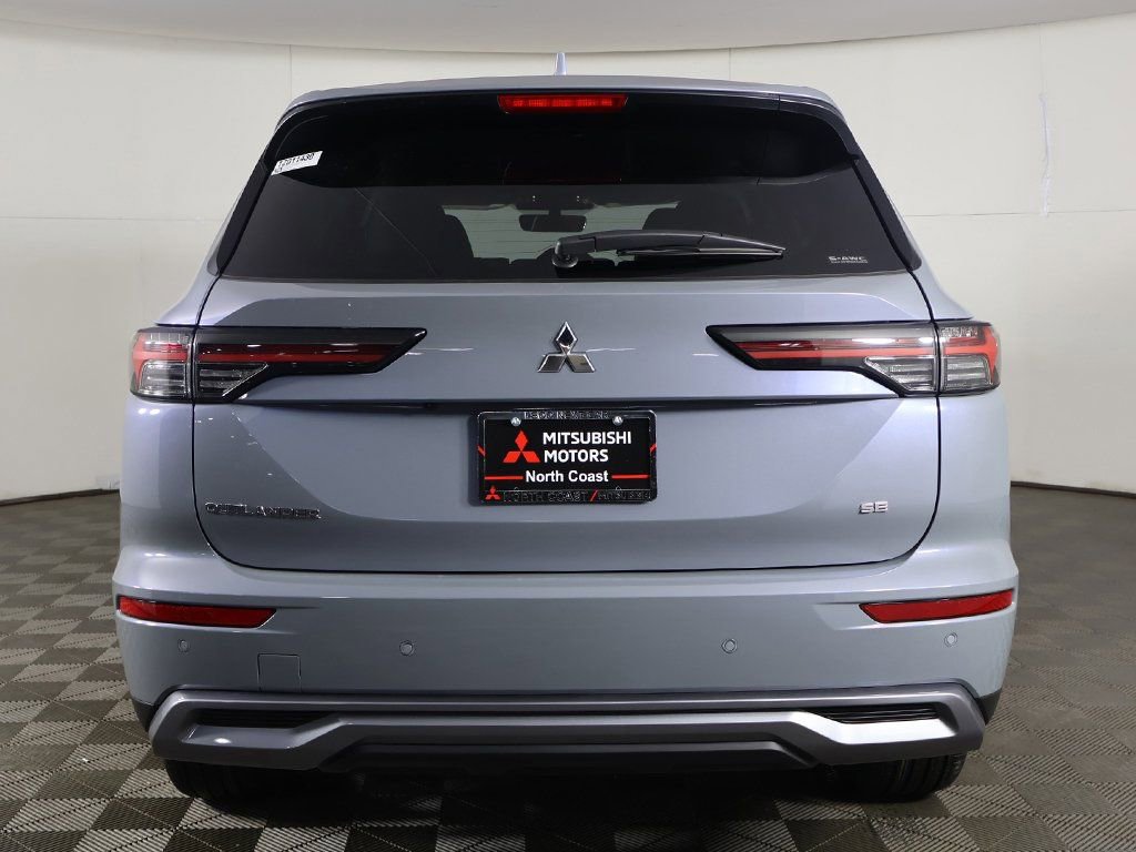 New 2026 Mitsubishi Outlander SE image 14