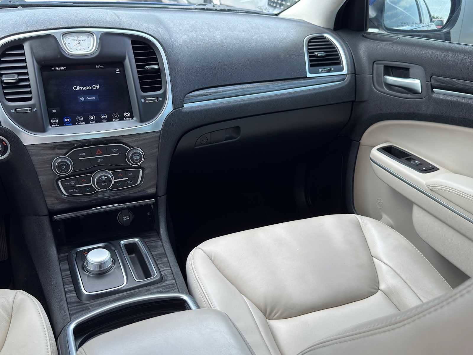 Used 2020 Chrysler 300 Touring L w/ Quick Order Package 2EF RWD image 23