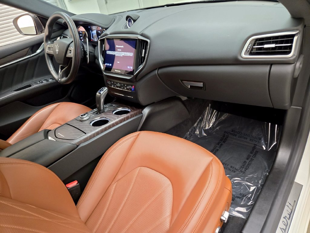 Certified 2023 Maserati Ghibli Modena RWD image 24