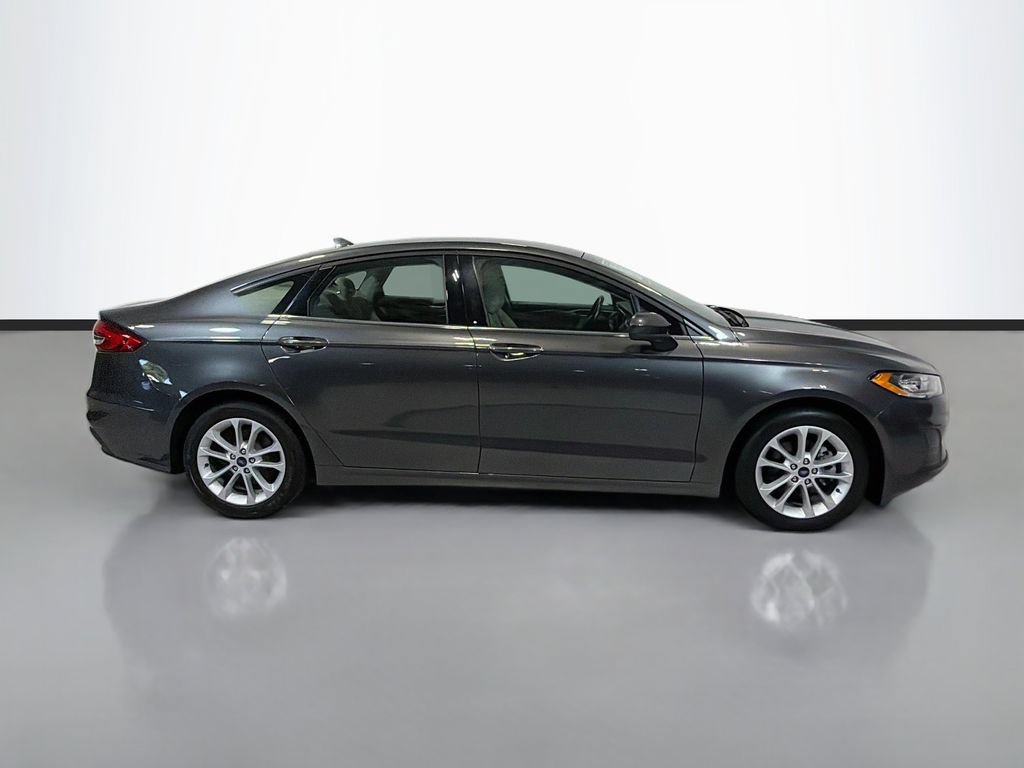 Used 2020 Ford Fusion SE FWD image 8