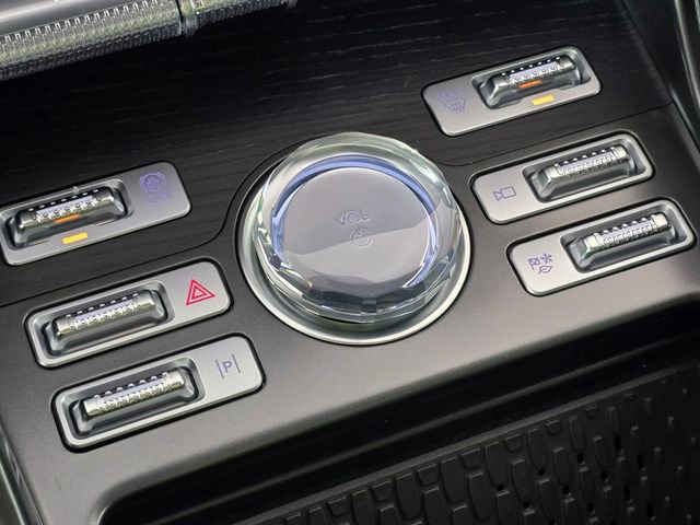 Used 2025 Lincoln Nautilus Reserve image 37