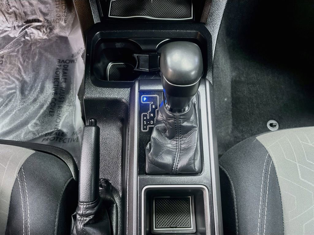 Used 2021 Toyota Tacoma TRD Off-Road w/ Technology Package AWD/4WD image 16