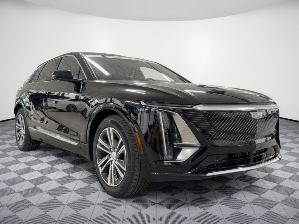 Used 2024 Cadillac Lyriq Luxury w/ LPO, Floor Liner Package AWD/4WD image 7