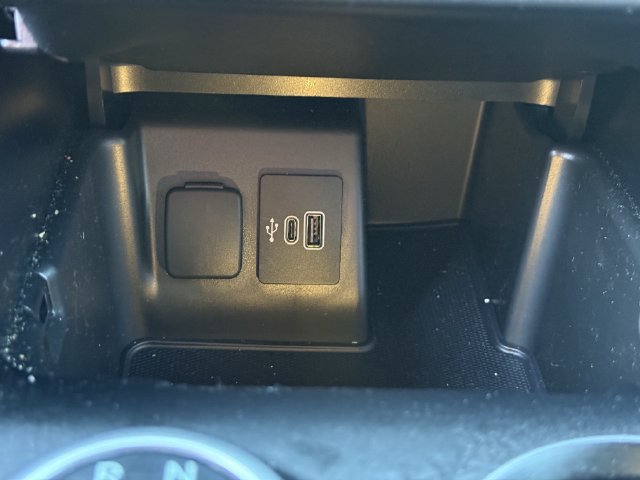 Used 2025 Ford Explorer ST-Line w/ Premium Package RWD image 18