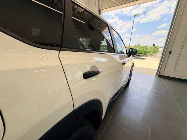 Used 2024 Nissan Rogue S AWD/4WD image 10