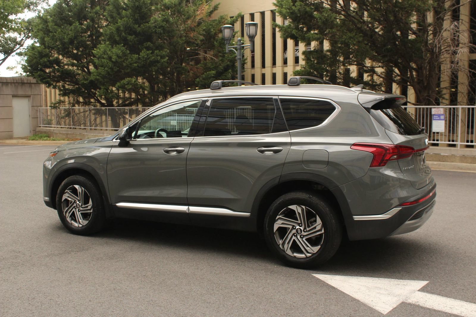 Used 2022 Hyundai Santa Fe SEL FWD image 9