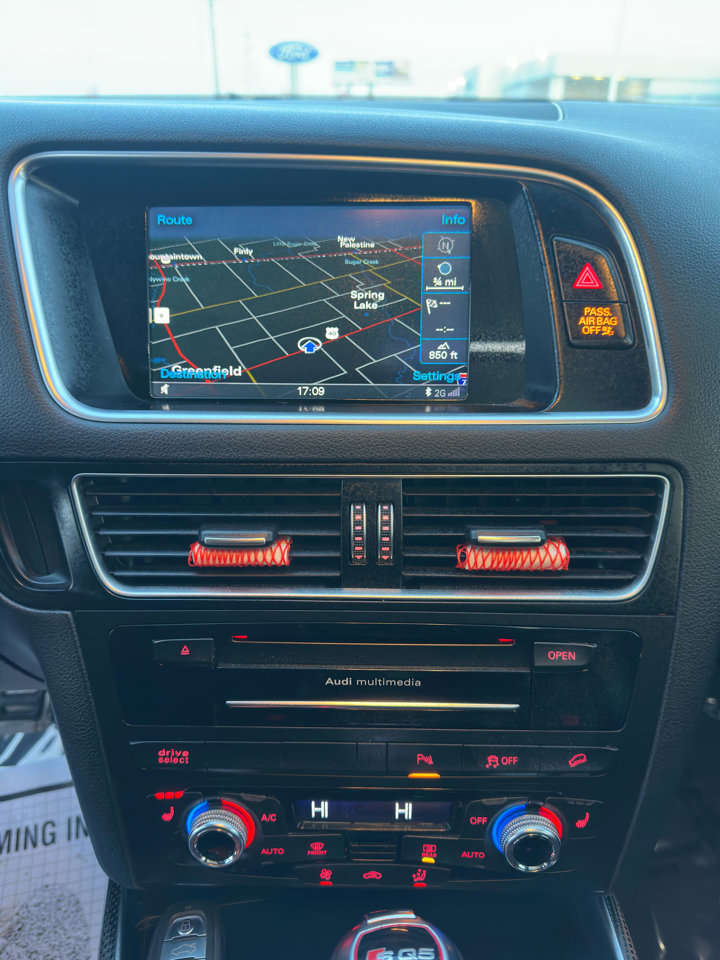 Used 2015 Audi SQ5 Premium Plus w/ Technology Package image 33