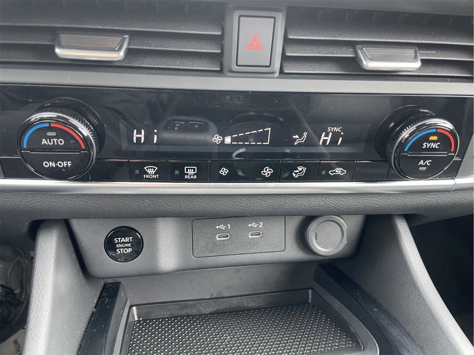 Used 2024 Nissan Rogue SV AWD/4WD image 28