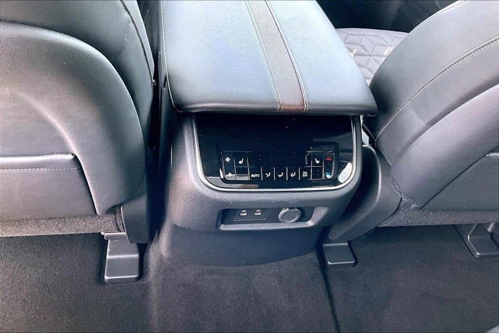 Used 2025 Nissan Armada Platinum Reserve image 21