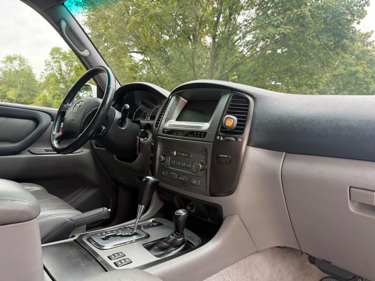 Used 2006 Toyota Land Cruiser image 74