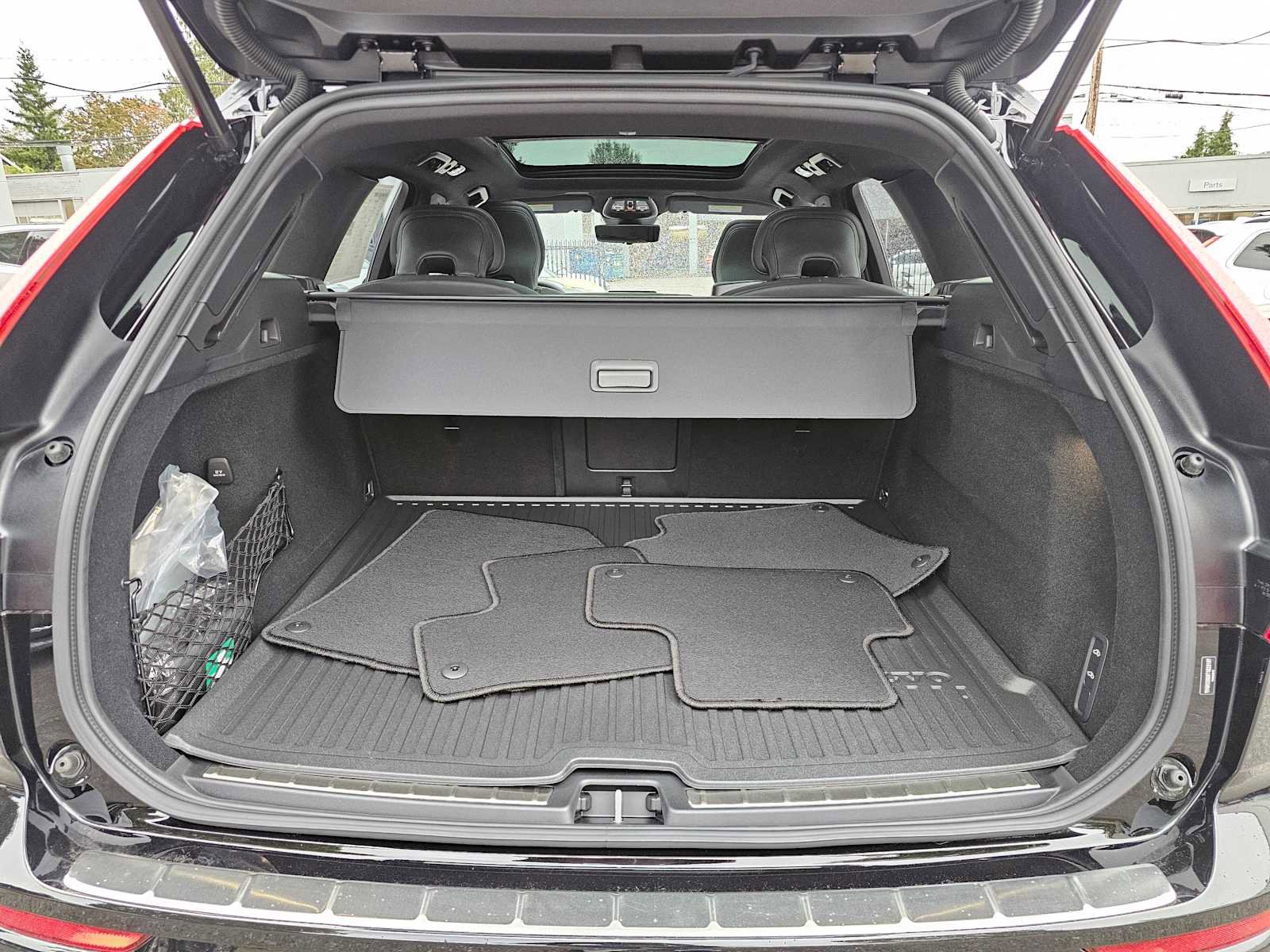 New 2026 Volvo XC60 B5 Ultra w/ Protection Package Premier image 16