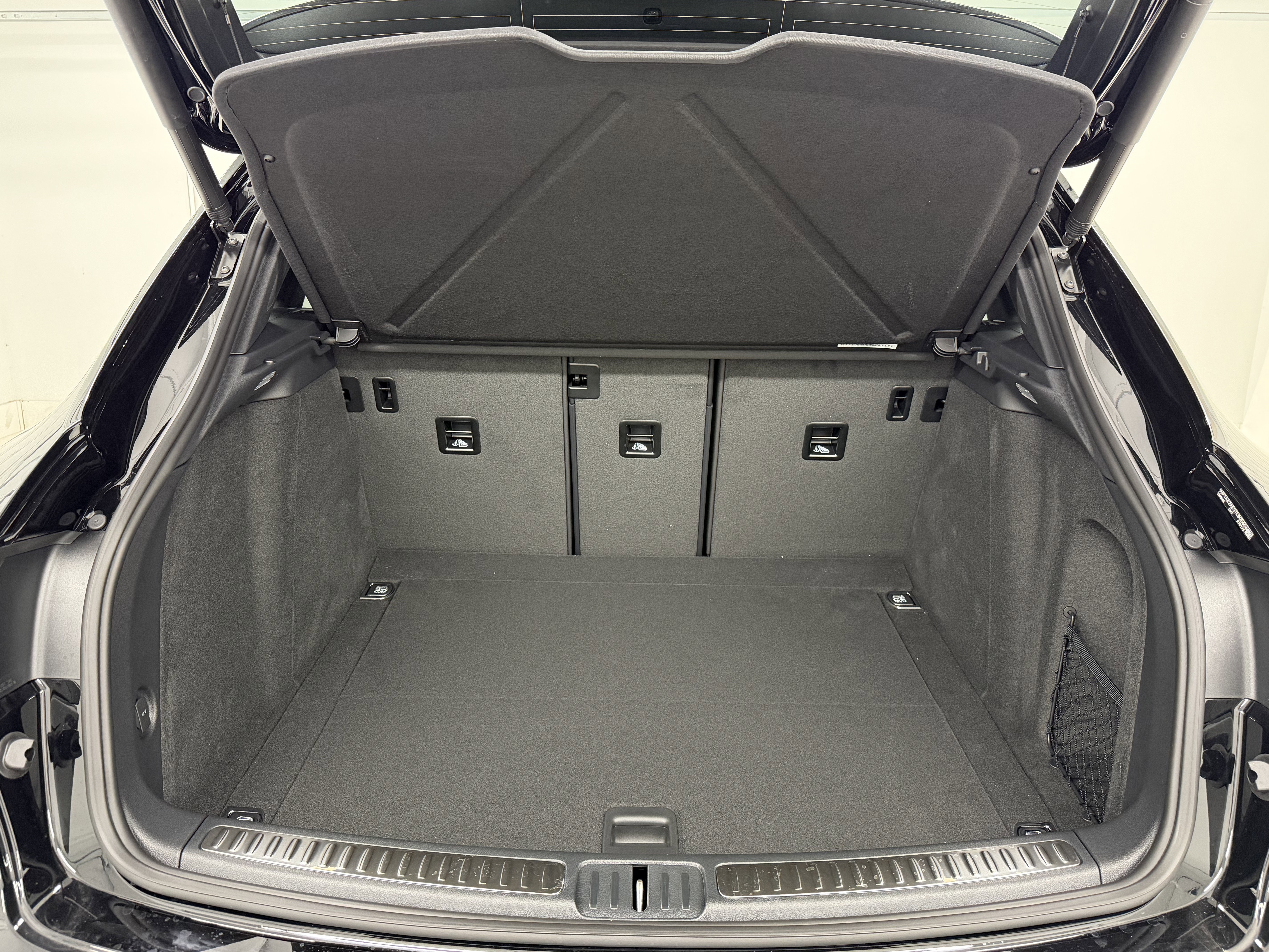 New 2026 Porsche Macan image 58