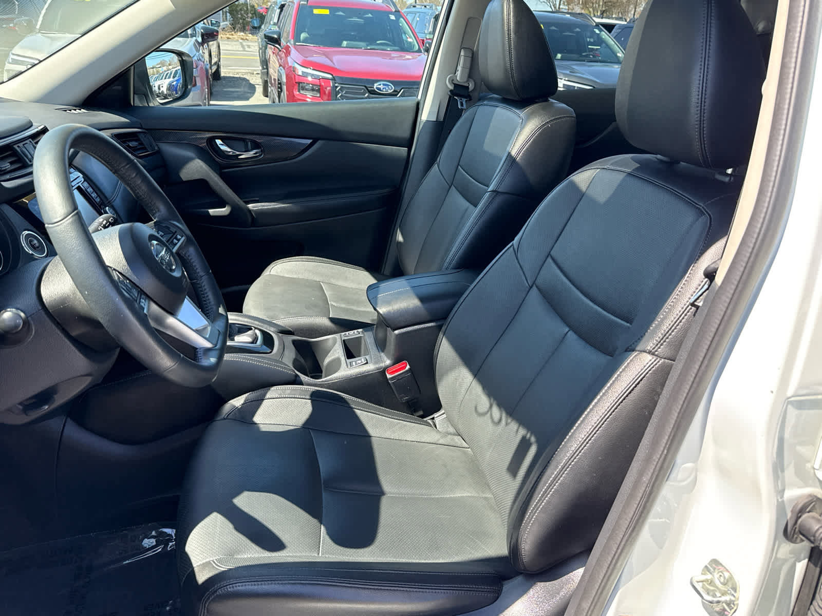 Used 2017 Nissan Rogue SL w/ SL Premium Package image 9