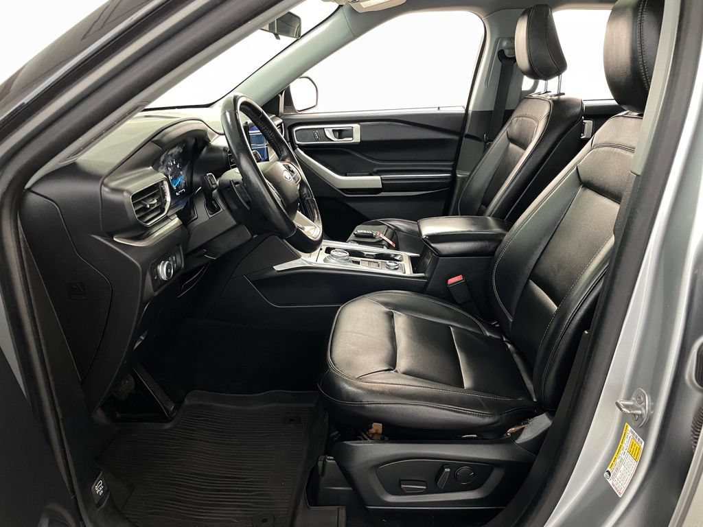 Used 2020 Ford Explorer XLT AWD/4WD image 8