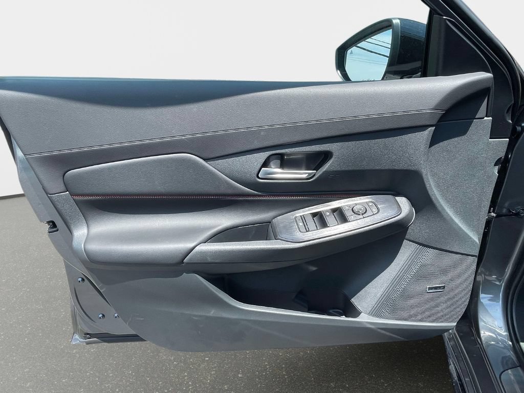 New 2026 Nissan Sentra SR w/ SR Premium Package FWD image 17
