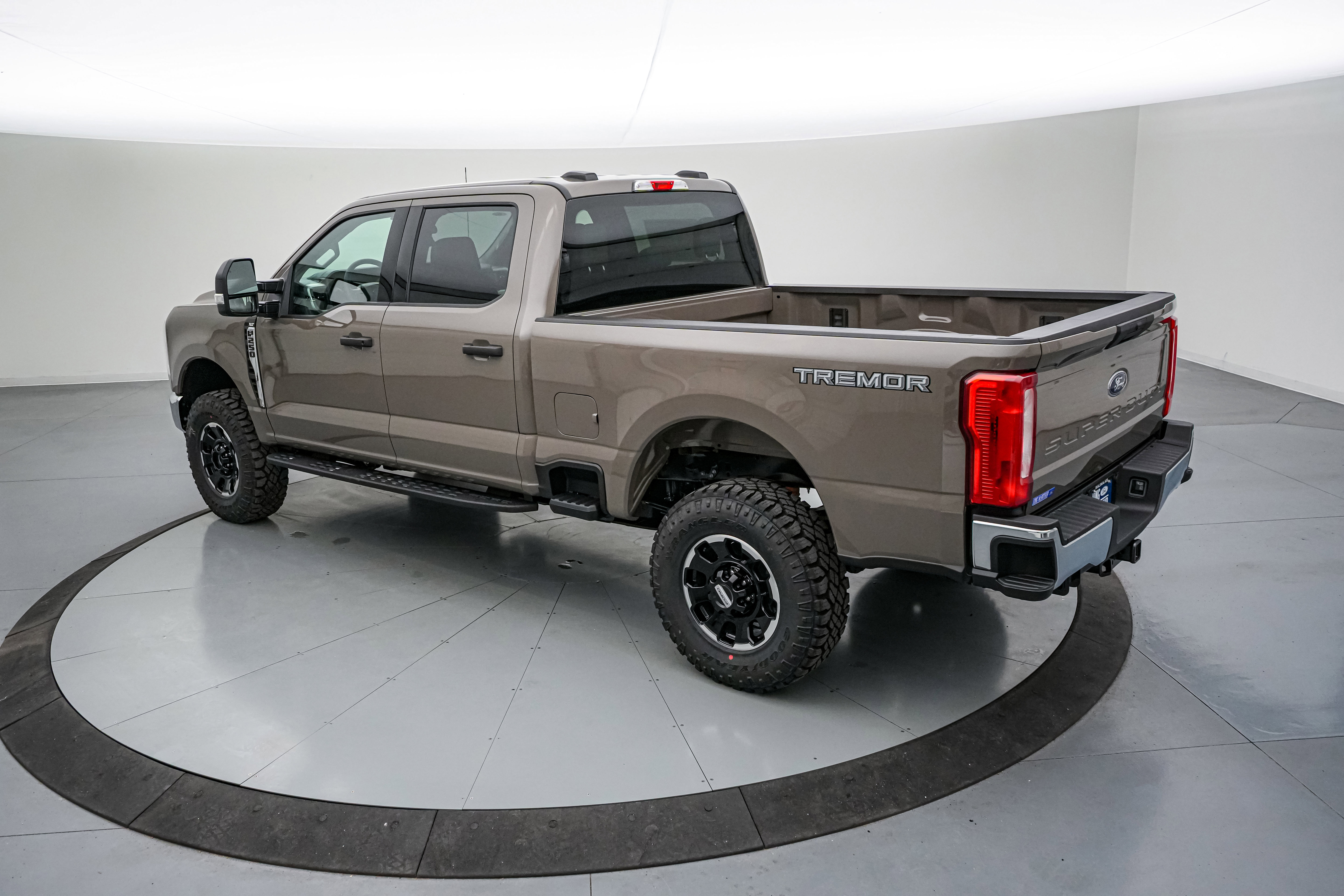 New 2026 Ford F250 XLT w/ Tremor Off-Road Package image 7